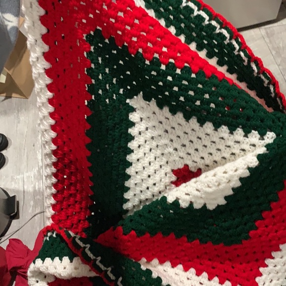 Handmade Crocheted Blanket 🪡🧶🧵 - Picture 6 of 7